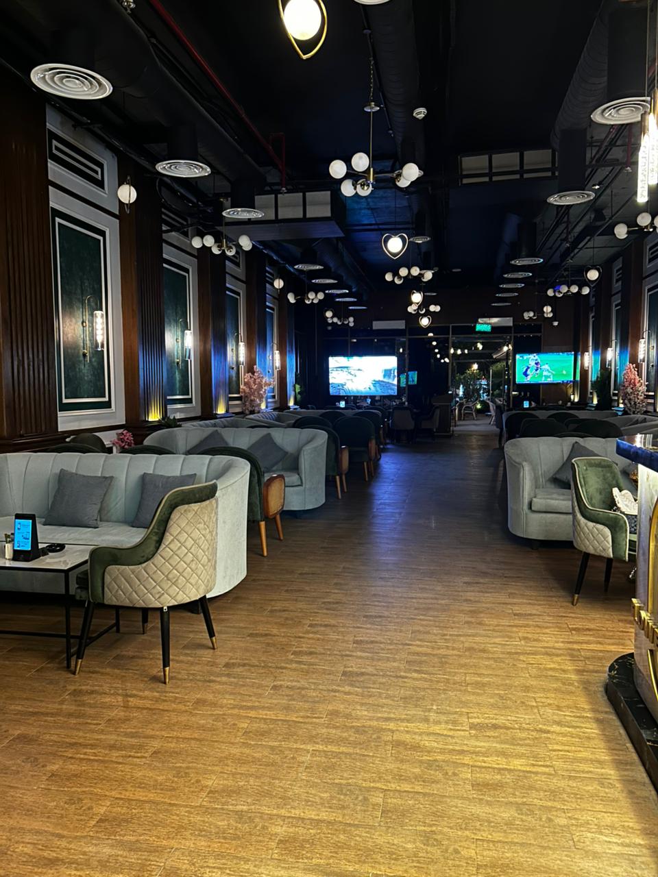 شرفة الزهور لاونج gallery